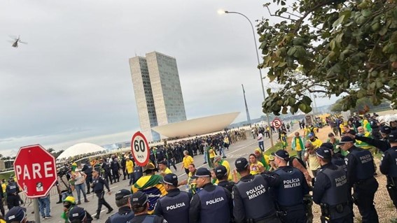 Governadora do DF diz ver responsabilidade da Secretaria de Segurança do DF.