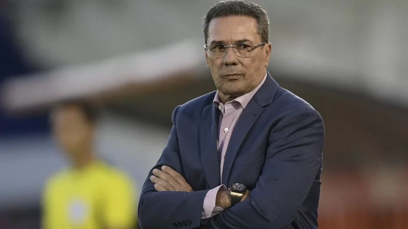 Corinthians anuncia o técnico Vanderlei Luxemburgo