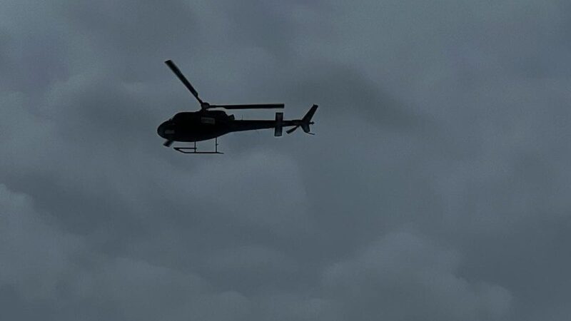 Helicóptero da ENEL é visto sobrevoando região Oeste da Grande São Paulo e gera curiosidade