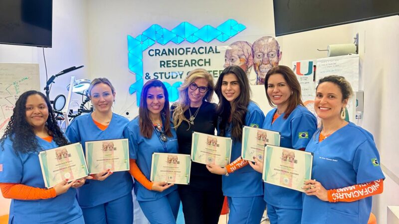 Duda Rodrigues participa de curso de Anatomia Facial Avançada em Miami junto com outras profissionais da área da estética