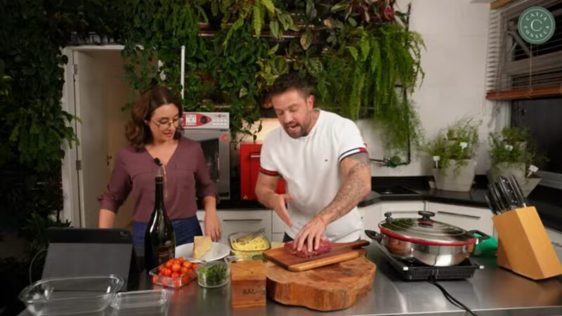 Na cozinha com Catia Fonseca, Rafael Cardoso abre o coração e fala sobre momentos marcantes da sua vida pessoal e profissional