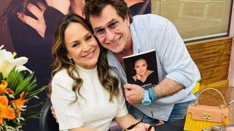 Psicólogo e escritor Alexander Bez prestigia lançamento do livro “Eu, Gabriela” em Bragança Paulista