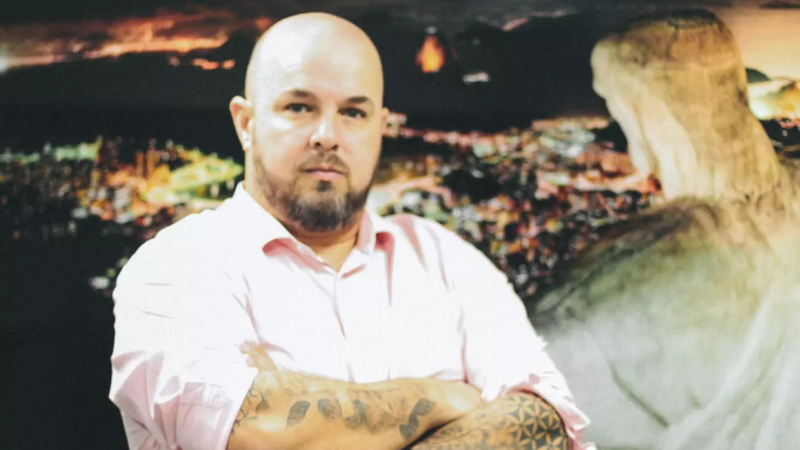 Empresário do mercado de entretenimento segue preso e terá audiência em janeiro de 2026