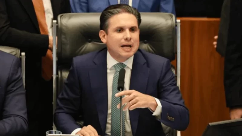 Motta cassa mandato de Eduardo Bolsonaro e Alexandre Ramagem…