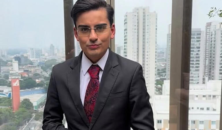 Dudu Camargo é obrigado a se retratar após insinuar ao vivo que o apresentador Luiz Bacci estava foragido da Justiça