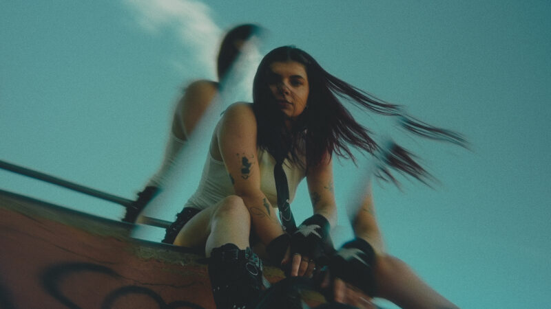 Aléxia lança ‘Garra’ e apresenta sua força no novo rock brasileiro