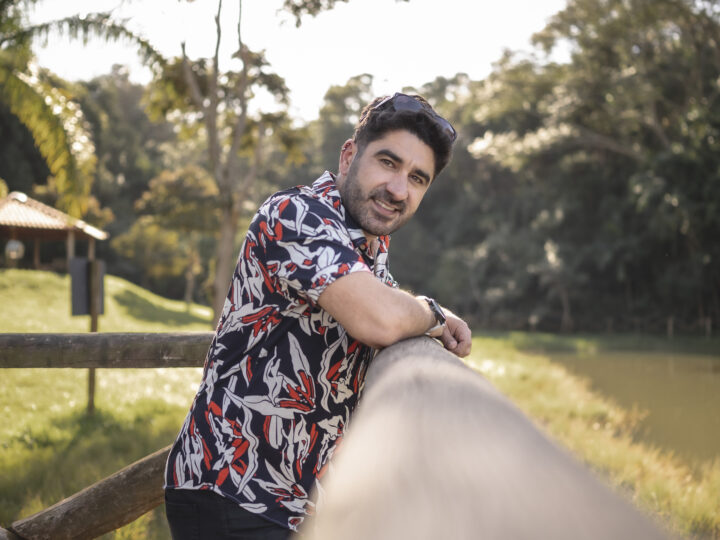 Versão acústica de “Bora Ser Feliz!” chega após música de Ramonzera superar 20 milhões de compartilhamentos