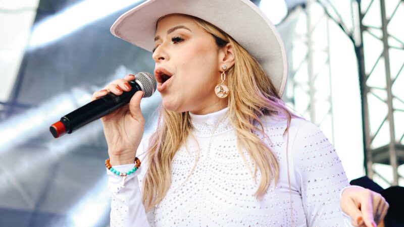 Yedda Ferraz mostra potência feminina em apresentação na 32ª Cavalgada da Independência